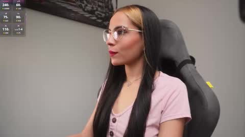 Help me reach 100 likes online show from November 2025 07:14:01 PM