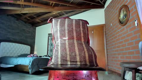 Izzi online show from January 2025 10:36:01 PM