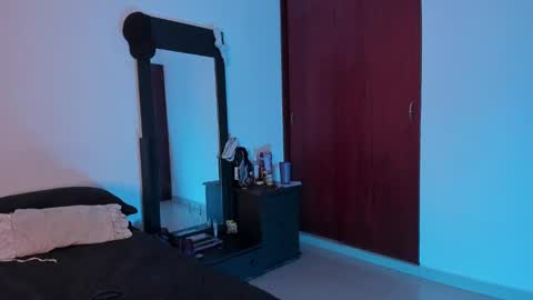 kayla  Instagram kayla 71082 online show from February 2025 01:37:01 AM