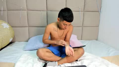 little_kris1 online show from January 2026 01:13:02 PM