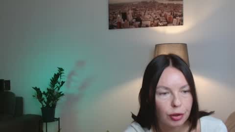 Nicole online show from October 2025 11:52:02 AM