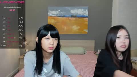 Yena and Gabby online show from September 2025 10:42:01 PM