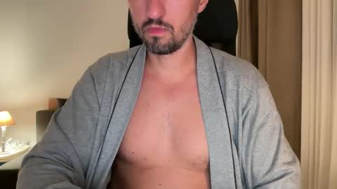 Snapshot of littlebigrabbit chatting on November 2025 11:14:02 PM LittleBigRabbit online show from November 2025 11:14:02 PM