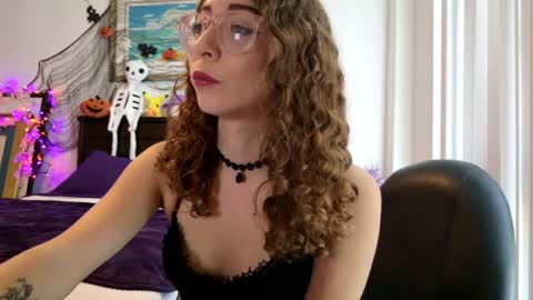 littledeathtrap online show from October 2025 07:09:02 PM