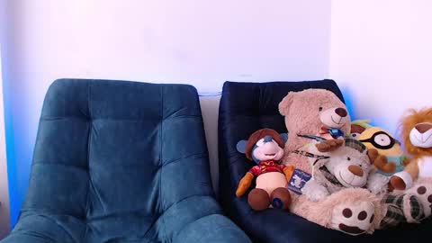 Snapshot of littledicklatin chatting on May 2026 09:11:02 PM Manu online show from May 2026 09:11:02 PM