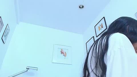 Snapshot of littlee_emilyy_ chatting on December 2024 03:44:01 PM Emily online show from December 2024 03:44:01 PM