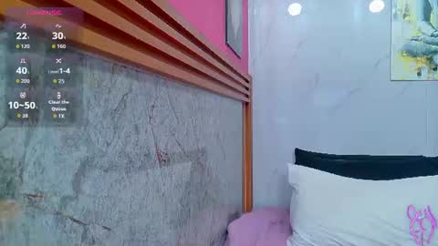 Snapshot of littlee_emilyy_ chatting on July 2026 01:02:02 PM Emily online show from July 2026 01:02:02 PM