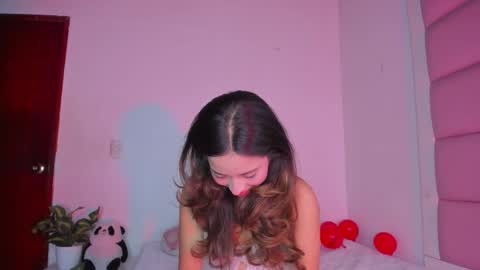 littlee_emma_ online show from September 2025 03:54:01 AM