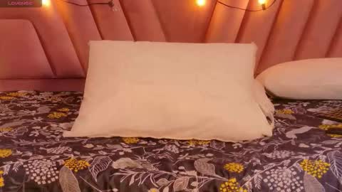 Snapshot of littleebonymommy chatting on January 2026 09:07:02 PM Tania online show from January 2026 09:07:02 PM