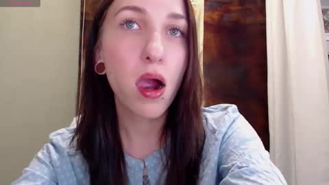 Snapshot of littlehanna1 chatting on February 2026 08:53:01 PM babywillsmile online show from February 2026 08:53:01 PM