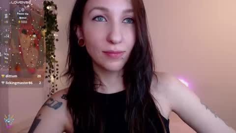 Snapshot of littlehanna1 chatting on March 2026 11:09:02 PM babywillsmile online show from March 2026 11:09:02 PM