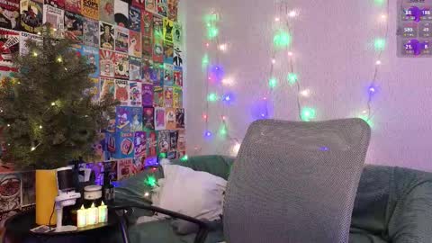 LillleLinn online show from December 2025 05:09:01 PM