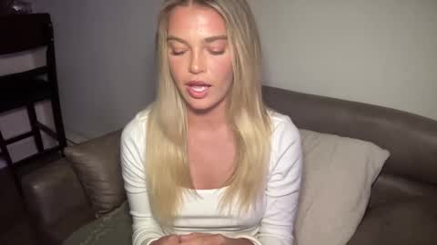 Marciabrady online show from December 2024 11:14:01 PM