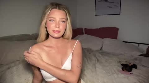 Marciabrady online show from December 2024 11:53:01 PM