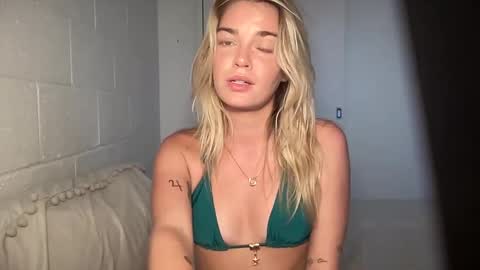 Marciabrady online show from February 2025 02:38:01 AM