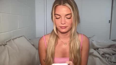 Marciabrady online show from February 2025 10:07:02 PM