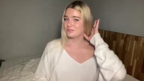 Marciabrady online show from April 2026 09:02:01 AM