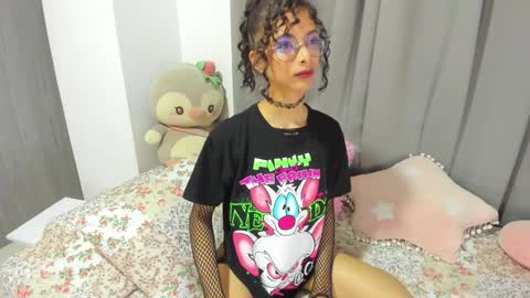 Luna online show from January 2025 11:28:01 PM