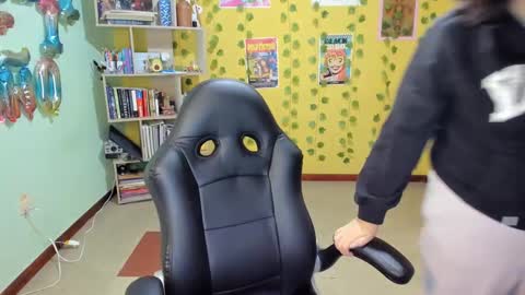 Mia  Wednesday to Sunday 730 am to 1030 am Colombian Hour D online show from March 2025 01:53:02 AM