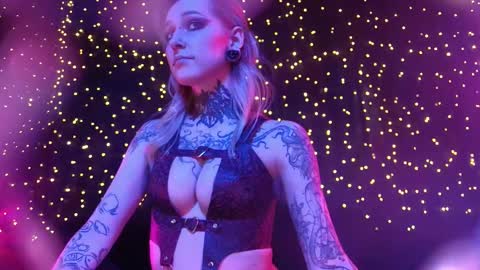 Niki  free tg channel with some photos gifs and info about streams  online show from February 2026 10:56:02 AM