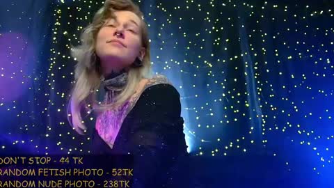 Niki  free tg channel with some photos gifs and info about streams  online show from May 2026 07:52:02 PM