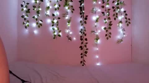 Moon online show from October 2025 02:23:02 AM