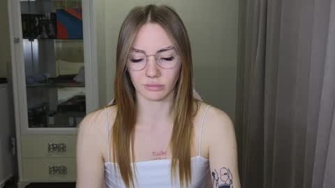 Eliana online show from December 2024 11:19:01 AM