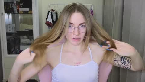 Eliana online show from January 2025 03:08:02 PM