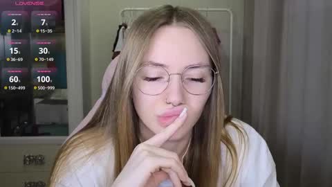 Eliana online show from March 2025 11:07:01 AM