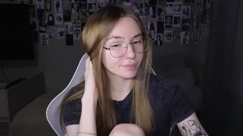 Snapshot of littlevildevil chatting on May 2026 08:10:02 AM Eliana online show from May 2026 08:10:02 AM