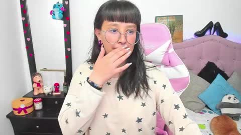 Snapshot of liv_rosse chatting on April 2026 01:41:02 AM Katalina Novoa. online show from April 2026 01:41:02 AM