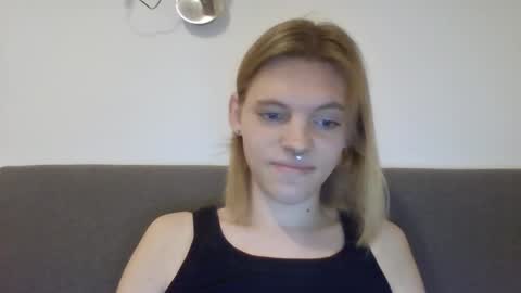 Snapshot of livbellelive chatting on January 2025 03:18:02 PM Liv Winters online show from January 2025 03:18:02 PM