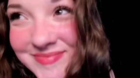 Snapshot of livinsubspace chatting on February 2025 01:48:02 PM Liv online show from February 2025 01:48:02 PM