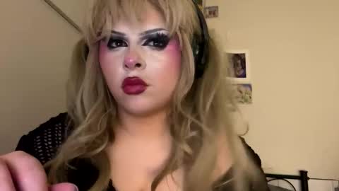 livvybee online show from February 2026 09:05:01 AM