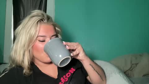 Snapshot of livvymack chatting on October 2025 03:09:02 PM Livvy online show from October 2025 03:09:02 PM