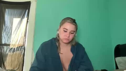 Snapshot of livvymack chatting on October 2025 02:05:02 PM Livvy online show from October 2025 02:05:02 PM