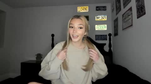 Livvy online show from March 2026 04:49:01 AM