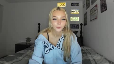 Snapshot of livvywinters chatting on May 2026 03:45:02 AM Livvy online show from May 2026 03:45:02 AM