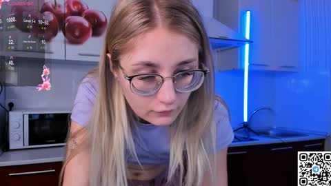 Snapshot of livyybosom chatting on December 2024 06:06:02 PM My name is Livy Nice to meet you Thumbs up please its important online show from December 2024 06:06:02 PM