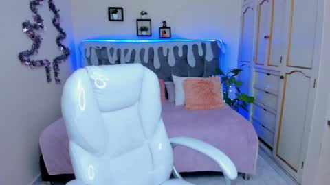 LIZ online show from December 2024 06:44:01 AM