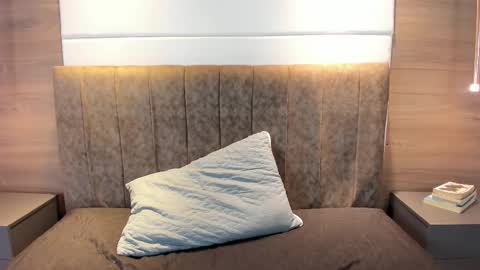 Liz  online show from March 2025 12:57:02 PM