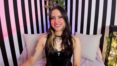 Snapshot of liz_goth chatting on May 2026 02:45:02 PM Liz online show from May 2026 02:45:02 PM