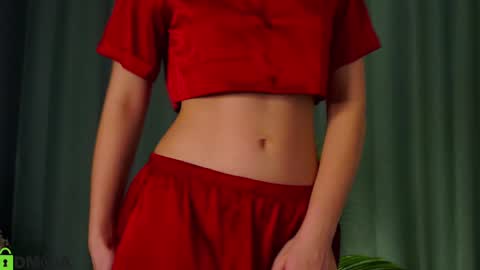 Sunnheart online show from December 2024 07:41:02 PM