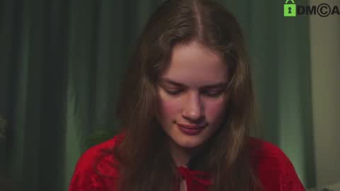 Snapshot of lizbethcoll chatting on December 2024 04:51:02 PM Sunnheart online show from December 2024 04:51:02 PM