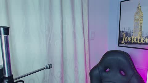 Lizz  online show from December 2024 11:59:01 AM