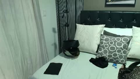 Lizz  online show from September 2025 11:43:02 AM