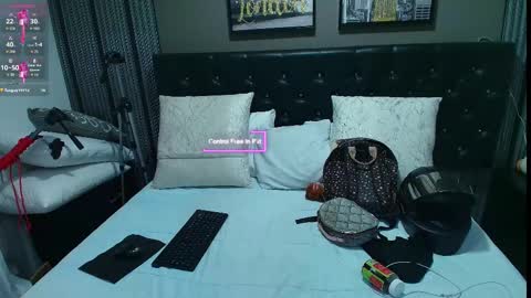 Lizz  online show from September 2025 11:25:01 AM