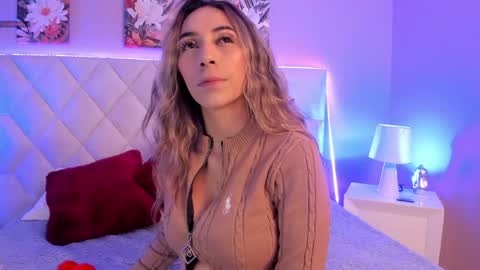 Snapshot of lizzi_hotman chatting on May 2026 01:38:02 PM LIZZI online show from May 2026 01:38:02 PM