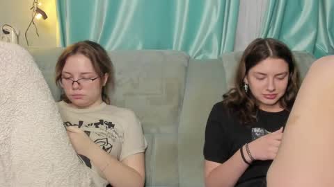 lizzi_muur online show from December 2024 06:50:02 PM