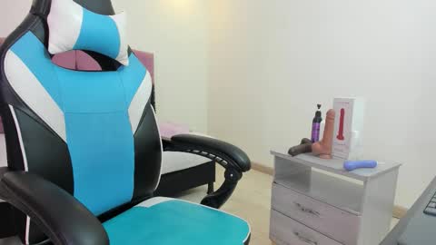 lizzie_williamss online show from March 2026 03:06:02 AM